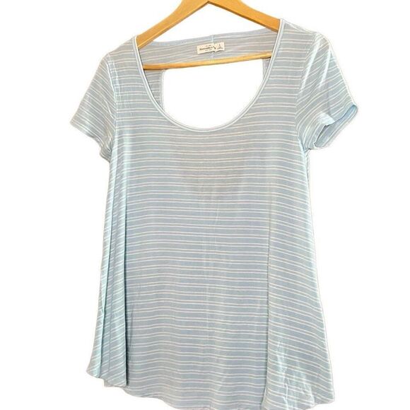 NWOT - S - Abercrombie & Fitch Blue Striped t-shirt - Picture 1 of 5